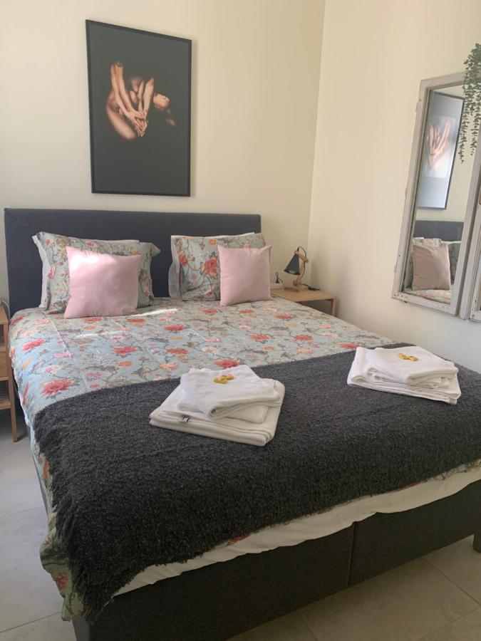 Sunlit Artist Studio Appartement Belgrado Buitenkant foto