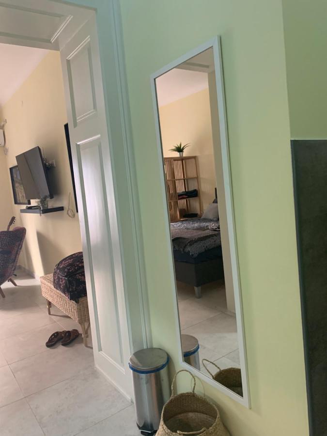Sunlit Artist Studio Appartement Belgrado Buitenkant foto